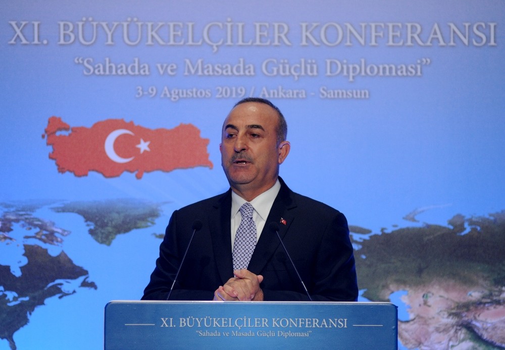 Bakan Çavuşoğlu,”Terörle mücadelede iki yüzlülük bitmeli” dedi.