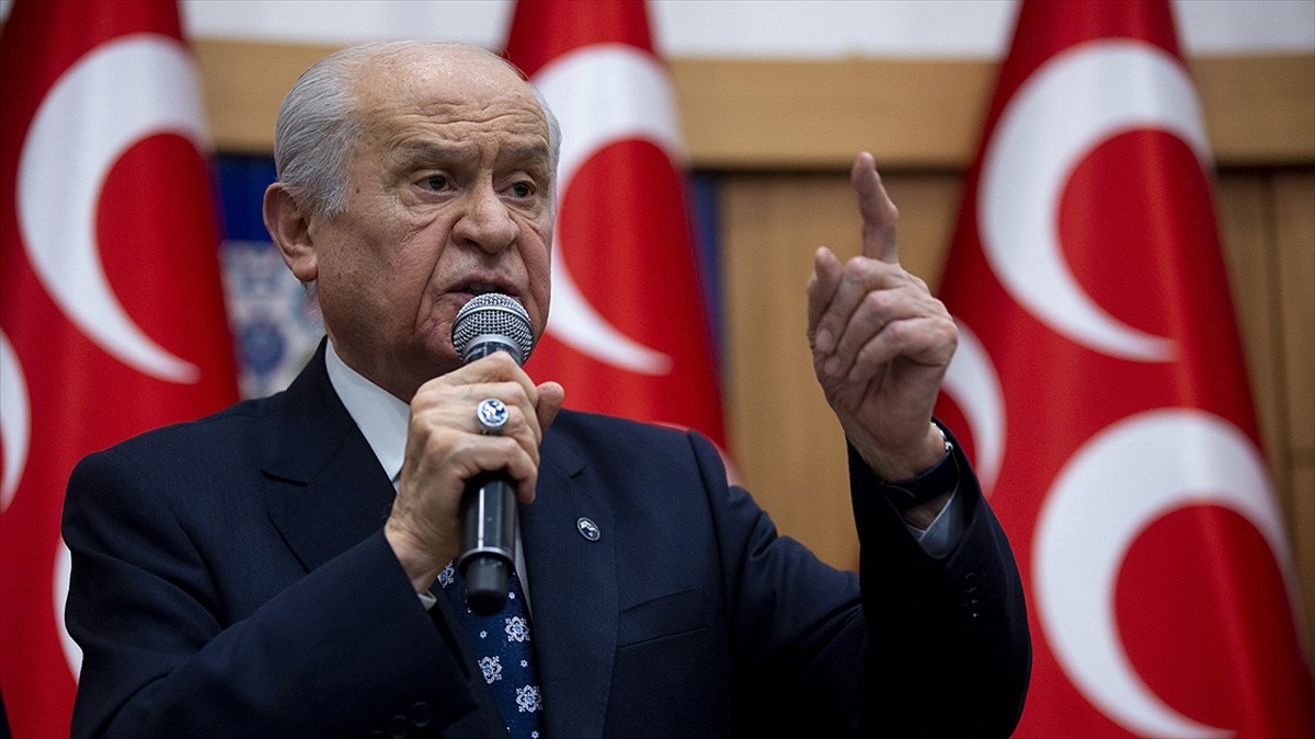 MHP Genel Başkanı Bahçeli: Her kim darbeyi aklından geçiriyorsa bunun en acıklı bedeline katlanmayı göze almalıdır