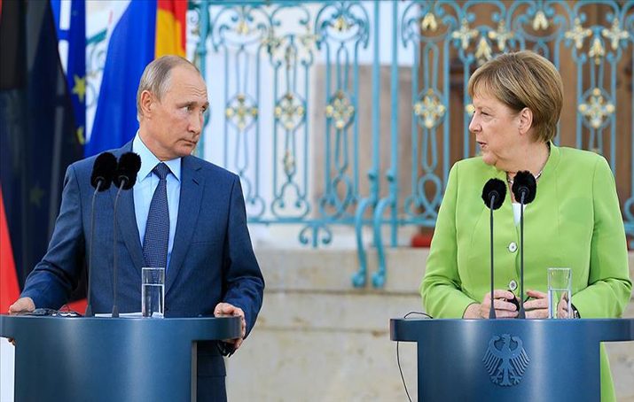 Putin, Merkel ile görüştü: Ukrayna’yı konuştular